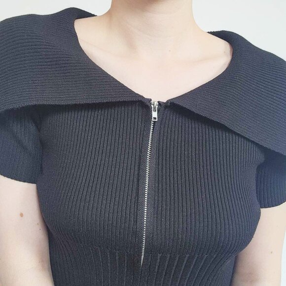 Japanese Gothic black zip-up top with big bat collar - Picture 2 of 9